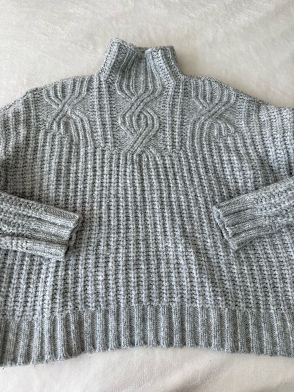 Aerie Women’s Size Small Grey Sweater E88
